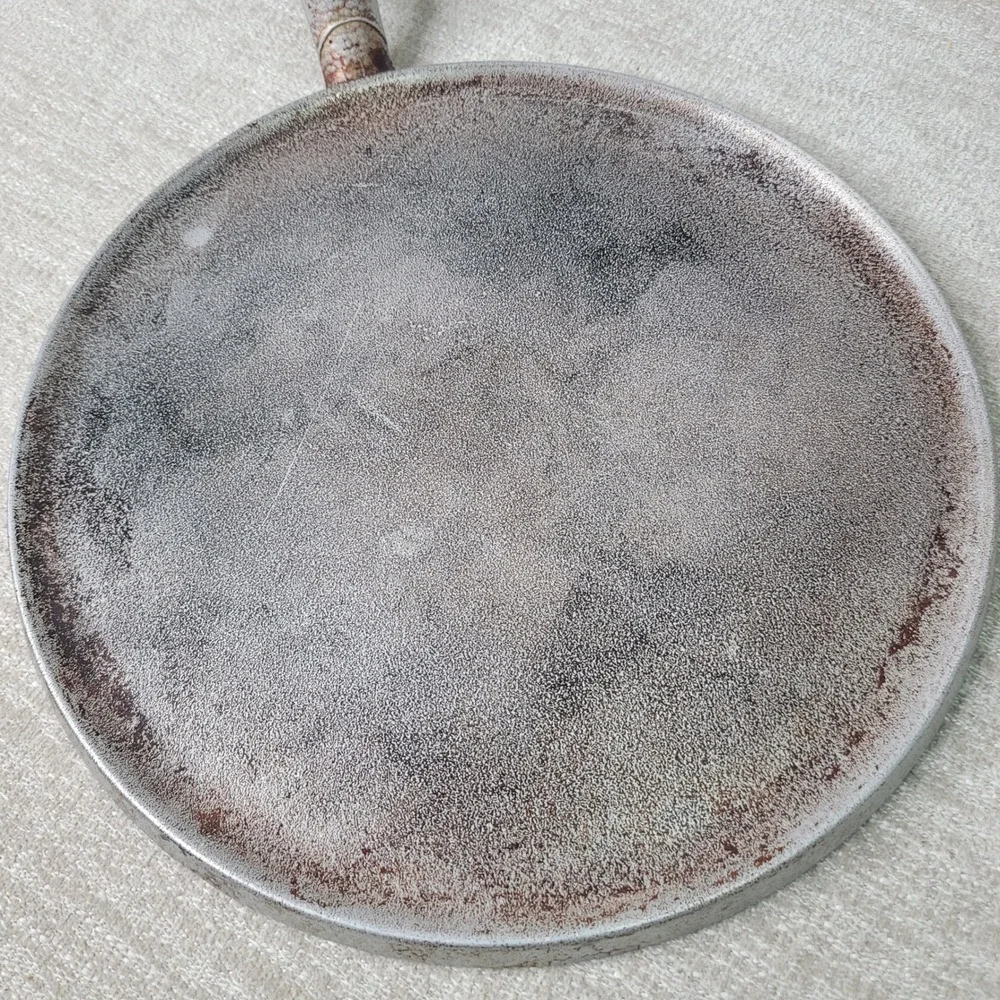 VTG Hammered Aluminum Round Griddle Pan Wood Handle Flat Crepe Pancake Skillet